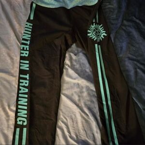 Supernatural capri leggings